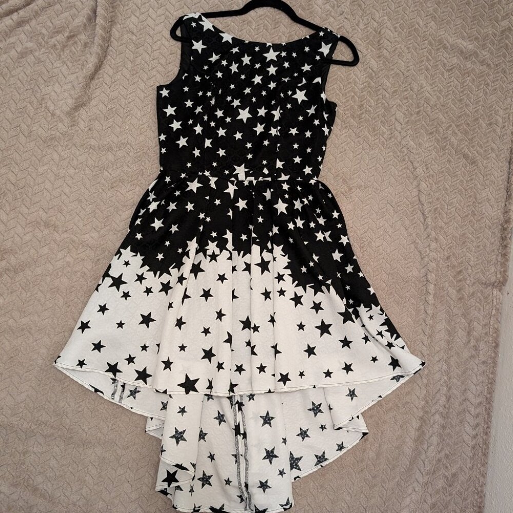 High-low black & white star dress